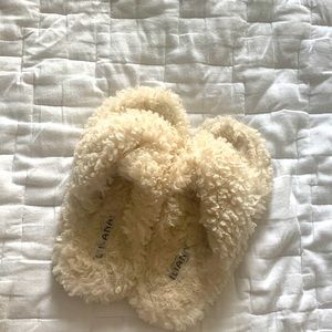 Crème slippers worn once! size 7